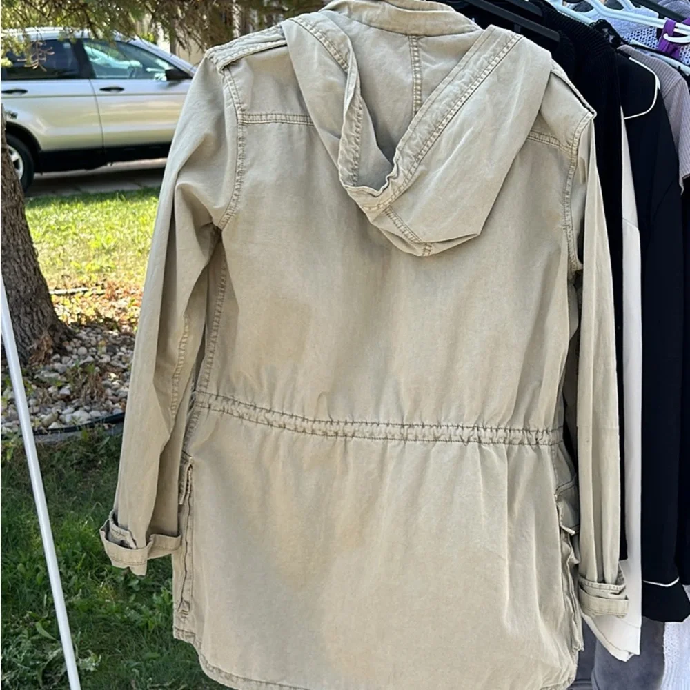 Aritzia Talula Miltary Jacket in Biege - Picture 2 of 2